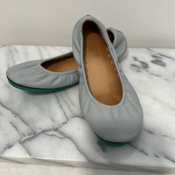 Tieks Gray Ballet Flats size 7 - Picture 2 of 14